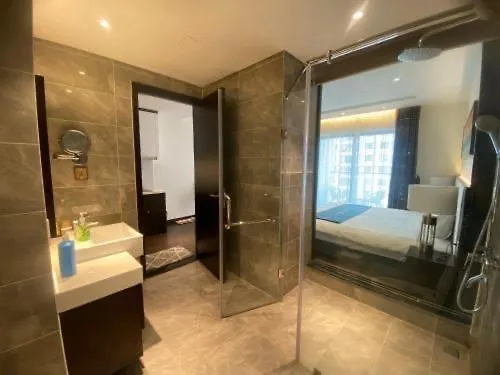 La Bayview - Sapphire Apartment *